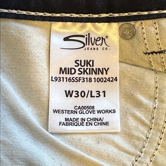Silver Suki, jeans, super stretch, mid skinny like new - Picture 4 of 9